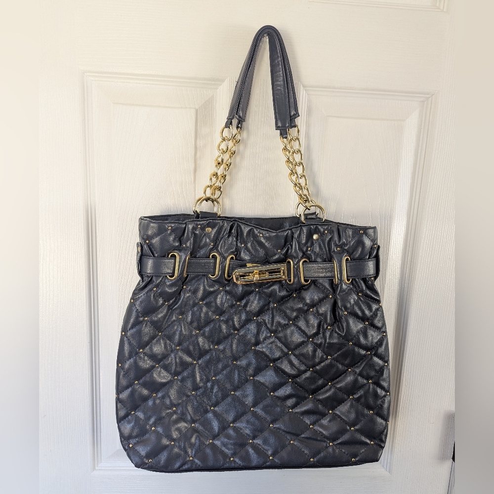 Classic Quilted Navy Bag By Buenos
